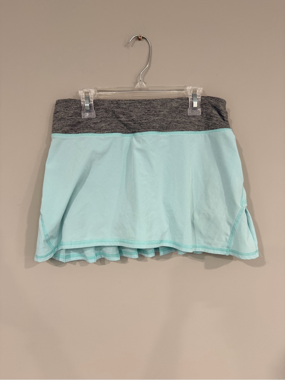 Lululemon Athletic Skirt with Grey Waistband size 4